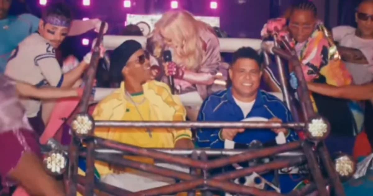Ronaldinho sem chuteira: o Bruxo virou celebridade pop