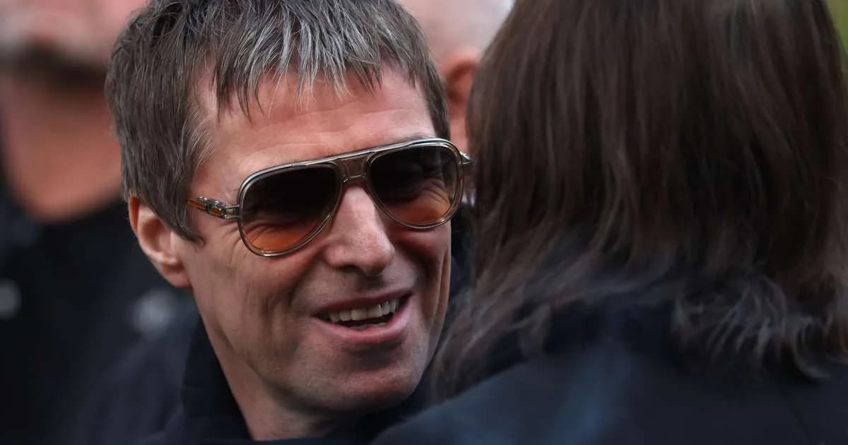 Liam Gallagher se diz 'bíblico' após diagnóstico de Robbie Williams