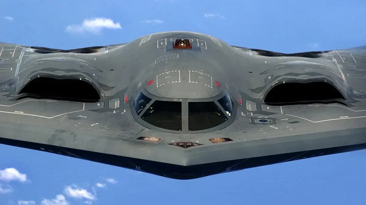 Novo radar com IA promete detectar aeronaves furtivas de forma diferente