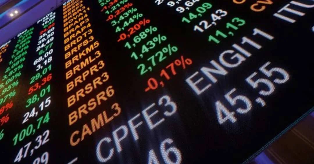 Ibovespa cai pelo 9º dia seguido e dólar fecha em R$ 5,21