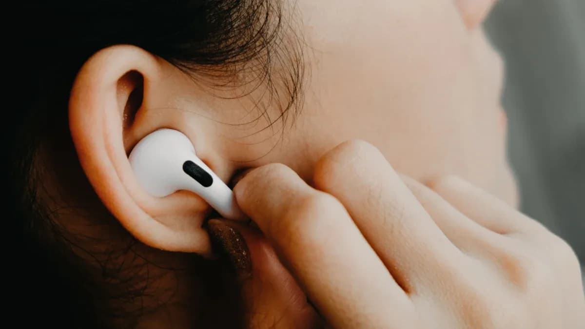 Vazou: AirPods com câmera vão reconhecer objetos com IA