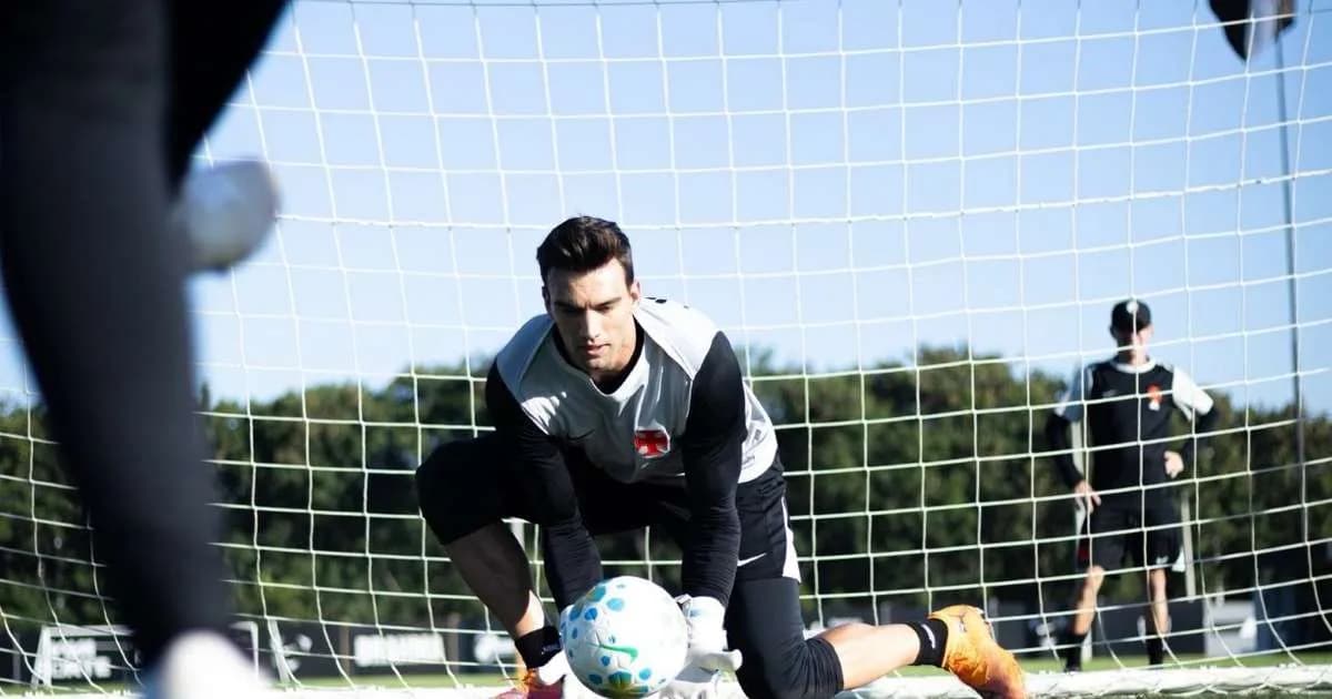 Vasco retoma treinos no CT com Lazaroni e busca técnico para julho