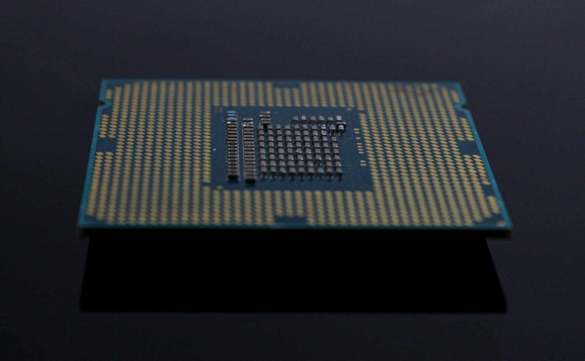 Chip quântico chinês eleva mil vezes a velocidade de datacenters de IA