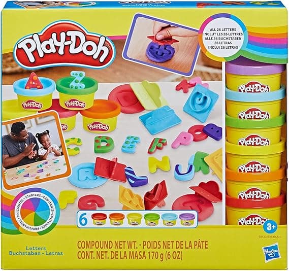 Play-Doh Kit de Letras: 26 carimbos e 6 potes por R$35,96 na Amazon