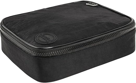 Estojo Tilibra Box Preto: R$58,01 com 32% de desconto e espaço durável