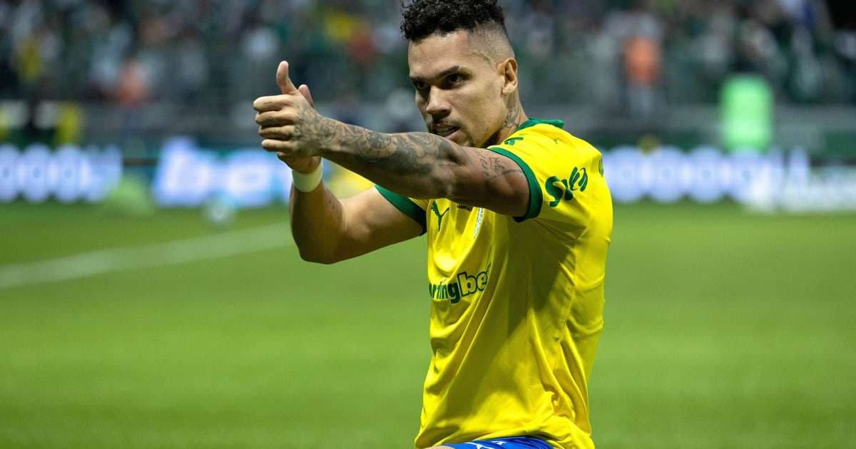 Paulinho decide, mas polêmica muda tudo: expulsão e pênalti perdido